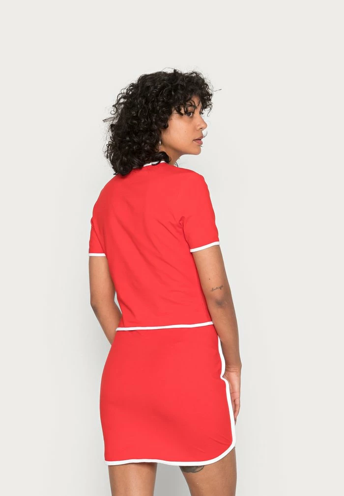 Adidas Originals CROP WITH BINDING DETAILS - Print T-shirt - Vivid Red 3 Adidas Originals CROP WITH BINDING DETAILS - Print T-shirt - Vivid Red - Image 3