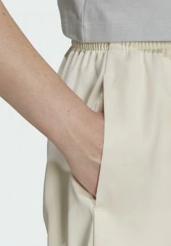 Adidas Originals ADICOLOR SPLIT TREFOIL - Shorts - White -Adidas Originals Shop ffe233faadd2408cbc6e89ec4ac15572